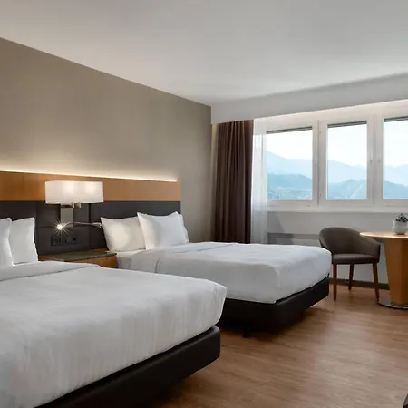 Ac By Marriott מלון